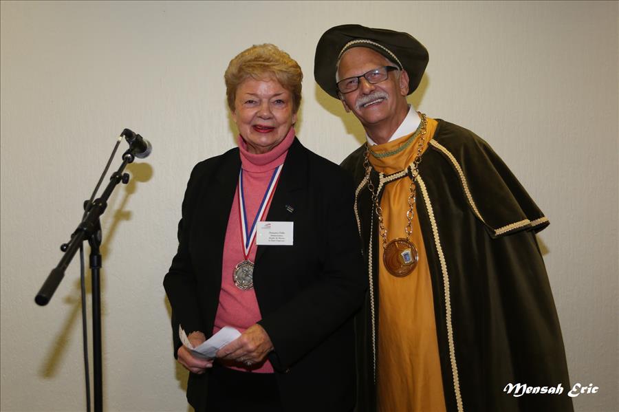 la présidente d'honneur avec le président de la confrérie
